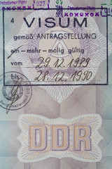 Fototapeta na wymiar Visa do przekroczenia granicy z 29.12.1989 / opuszczenia NRD