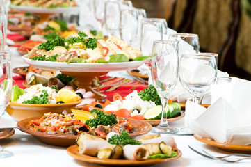 catering food table set decoration