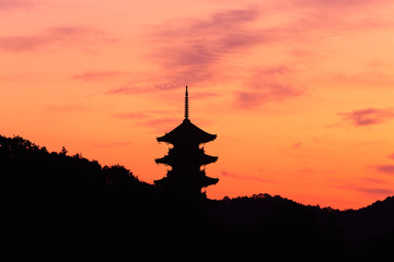 Obraz premium 備中国分寺の朝