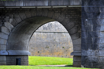 Fototapeta na wymiar Pont en pierre Besançon
