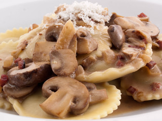 Teigtaschen mit champignons