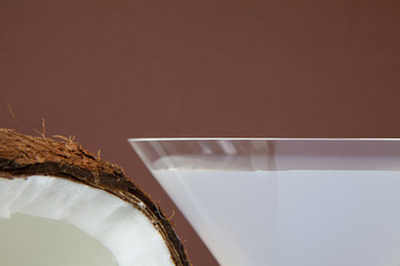 Kokosnuss mit Cocktail