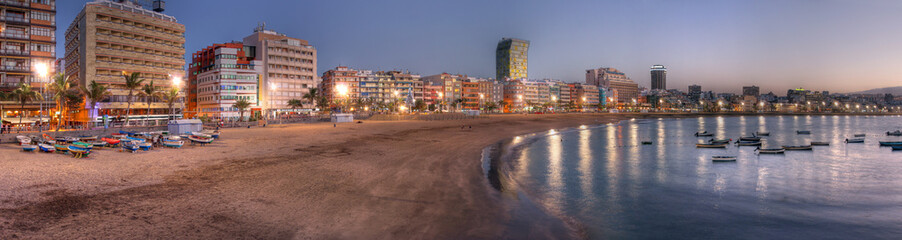 Fototapeta na wymiar Las Palmas beach, Las Palmas de Gran Canaria, Hiszpania