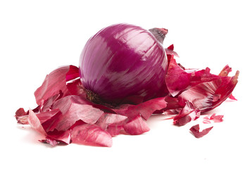 peeled onion © Krakenimages.com