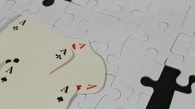 Ass und Puzzle