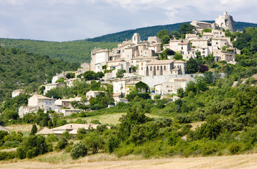 Fototapeta na wymiar Simiane-la-Rotonde, Provence, France