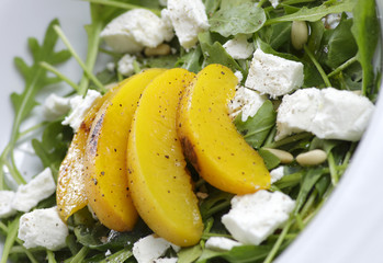 Pfirsich mit Ziegenkäse