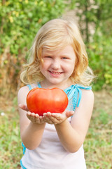 girl with tomato