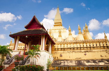 Fototapeta na wymiar Wat Pha That Luang-