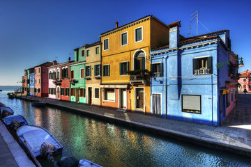 Fototapeta na wymiar Burano, typowych kolorowych domów