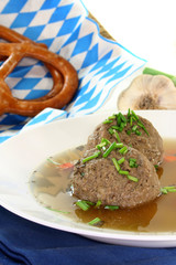 Leberknödelsuppe