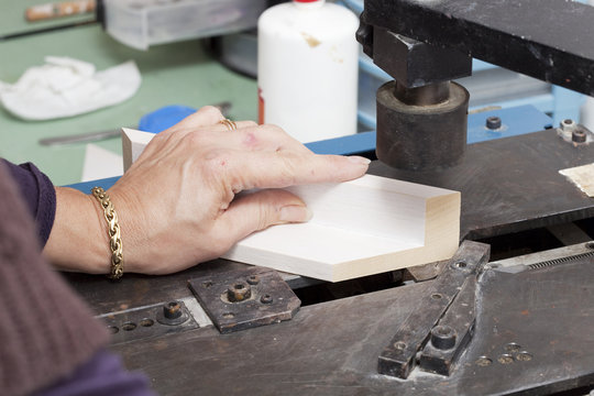 agrafeuse d'encadrement