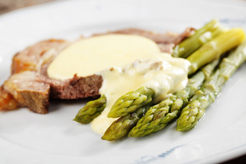 Roast beef and asparagus