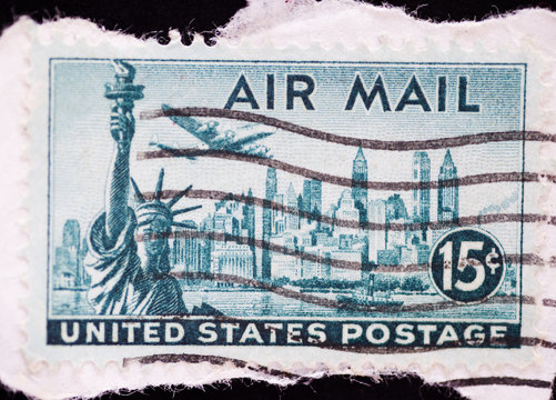 USA - CIRCA 1947 - Vintage postage stamp depicting New York Harb