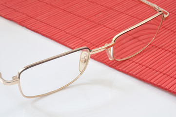 Spectacles in the metal frame