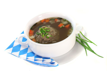 Leberknödelsuppe