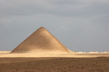 Fototapeta na wymiar Red Pyramid under piercing sunshine in Dashur, Egypt