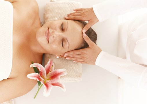 Woman on head massage