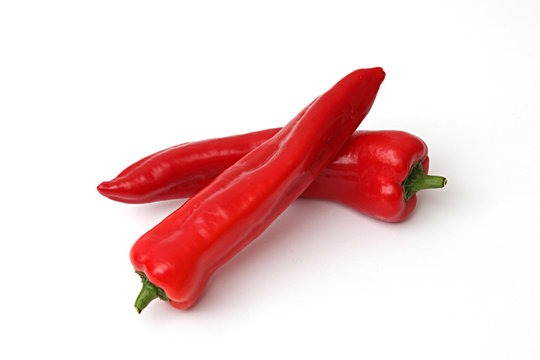 Spitzpaprika auf wei&szlig; isoliert