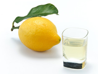Limoncello e limone