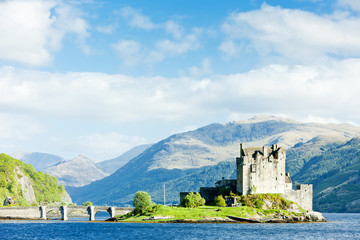 Fototapeta na wymiar Eilean Donan Castle, Loch Duich, Szkocja