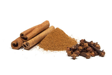 Close-up of cinnamon and clove