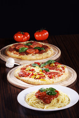 Spaghetti und Pizza