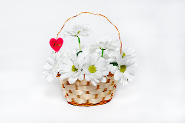 Цветы в корзине