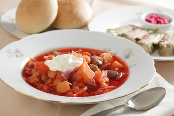 Borscht with sour cream