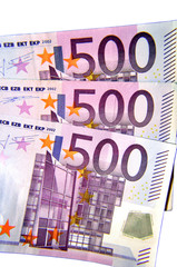 Geldscheine: 500 € Bargeld als Zahlungsmittel.