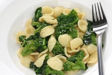 orecchiette con le cime di rapa , italian pasta