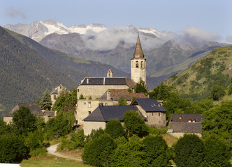 Fototapeta na wymiar Unha village, lleida, Pyrenees , Spain