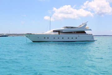 Fototapeta na wymiar luxury yacht in turquoise Illetes Formentera