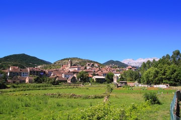 Fototapeta na wymiar Hecho wioska w Pirenejach Aragonia Huesca Hiszpania