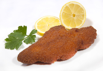 SCHNITZEL MIT ZITRONE UND PETERSILIE