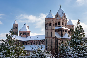 Kloster Maria Laach im Schnee