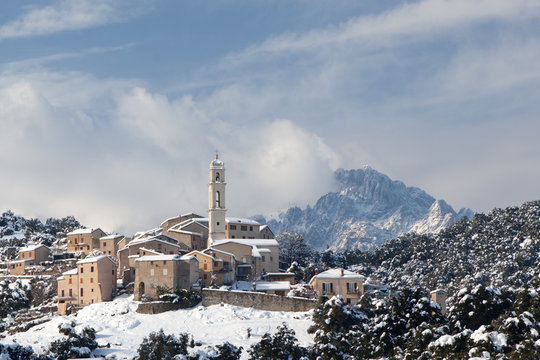 Village De Soveria En Haute Corse Sous La Neige