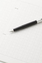 原稿用紙と万年筆