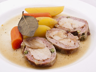 Rollbraten mit Kartoffen