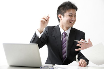 打合せするビジネスマン