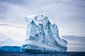 Gordijnen Enorme ijsberg © Goinyk