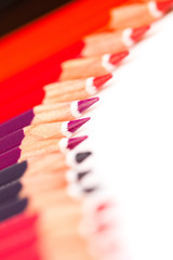 ineinandergreifende Buntstifte