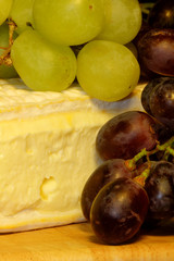 Käse mit Trauben