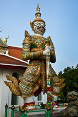 Fototapeta premium Guardian statue at the temple of dawn ,Thailand