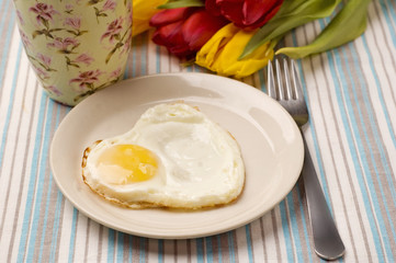heart shape fried egg