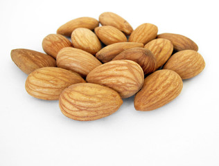 Almondsَمئ