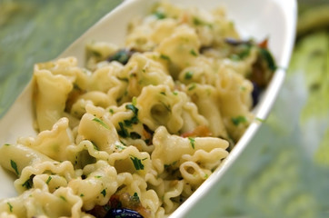 pasta con zucchine e melanzane