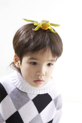 頭にカエルが！