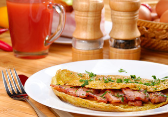 Omelet with bacon