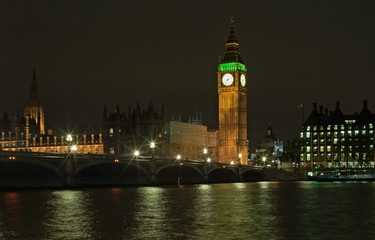 Fototapeta na wymiar Night view of Big Ben and Thames river, London